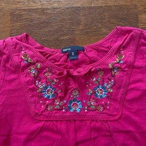 💕 Gap vibrant embroidered blouse